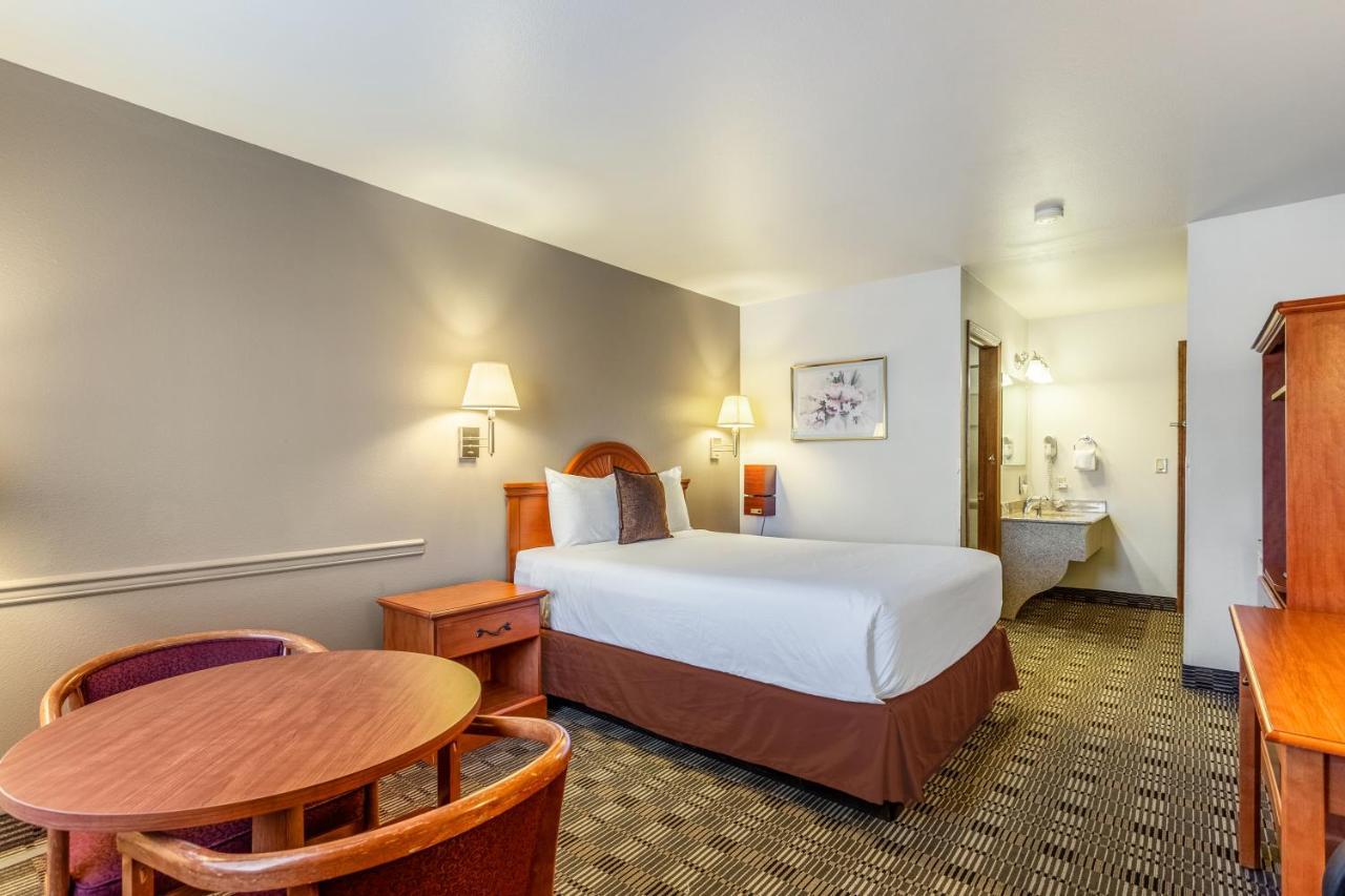Americas Best Value Inn Бернс Экстерьер фото