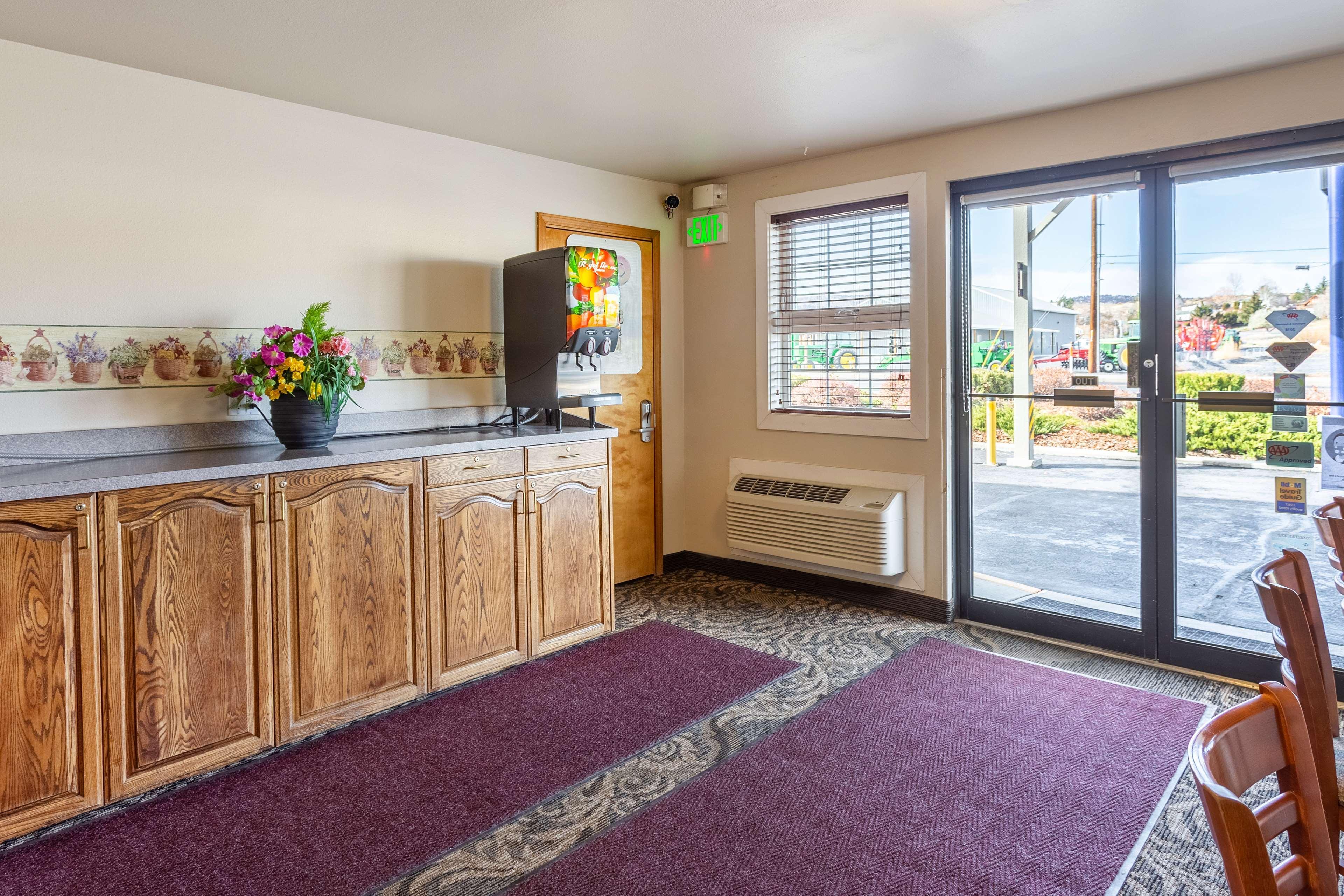 Americas Best Value Inn Бернс Экстерьер фото