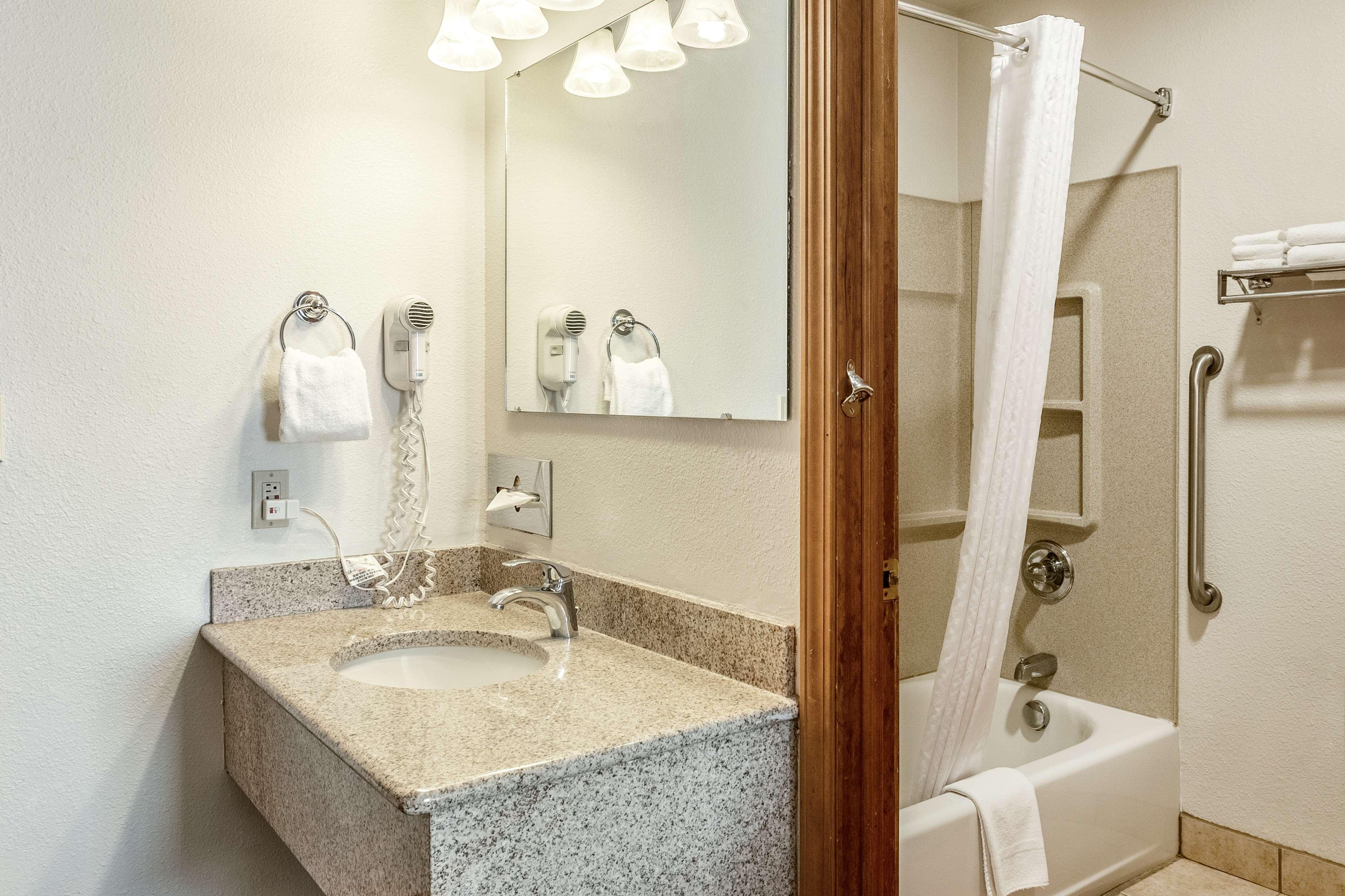 Americas Best Value Inn Бернс Экстерьер фото