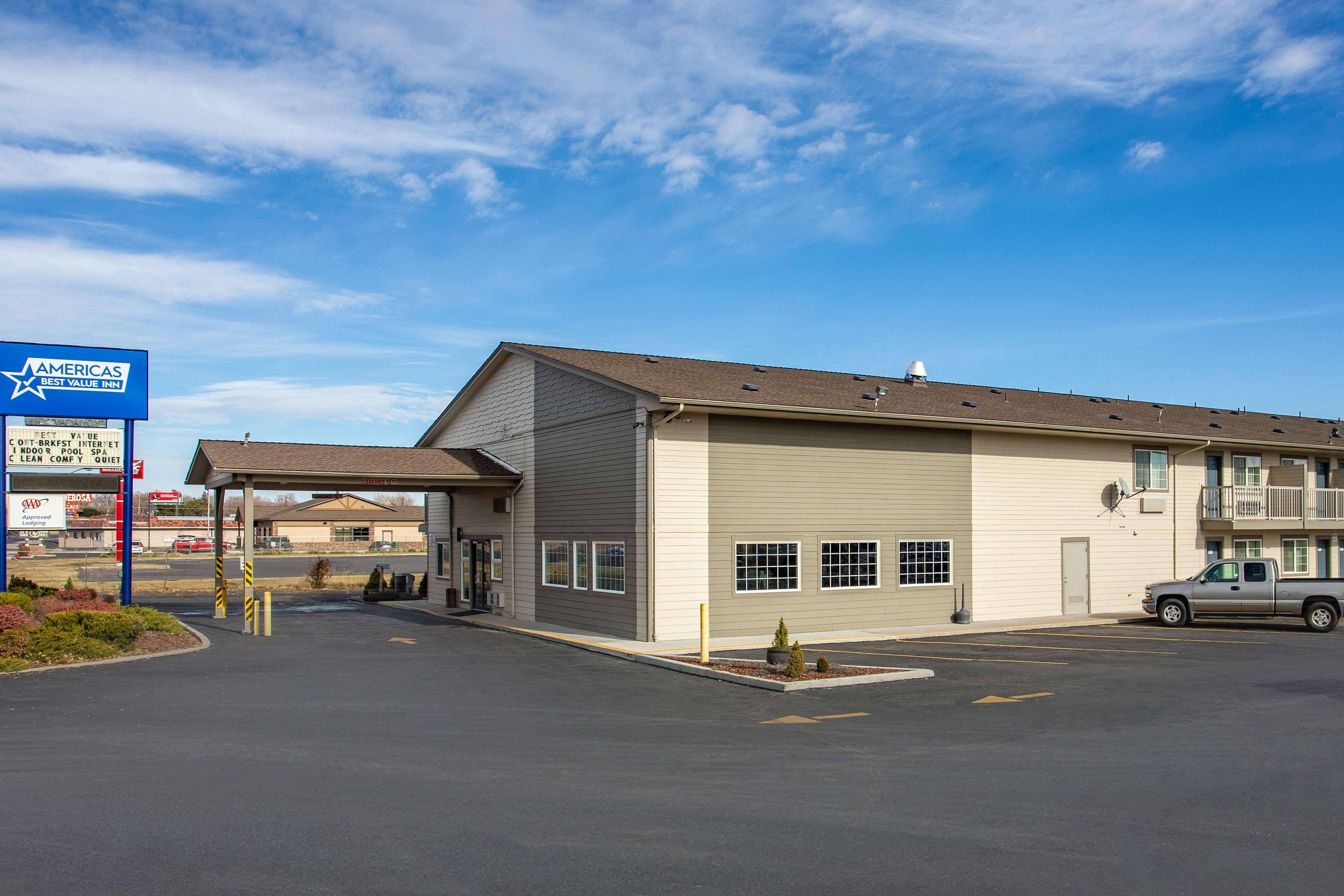 Americas Best Value Inn Бернс Экстерьер фото