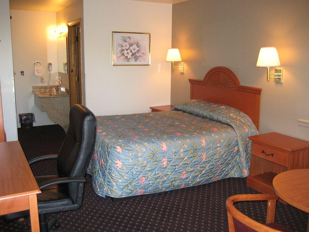 Americas Best Value Inn Бернс Экстерьер фото