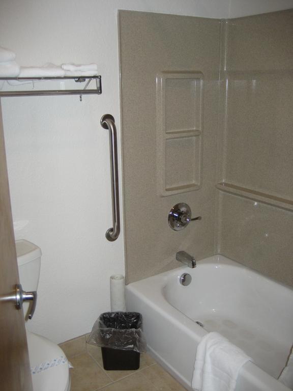 Americas Best Value Inn Бернс Экстерьер фото