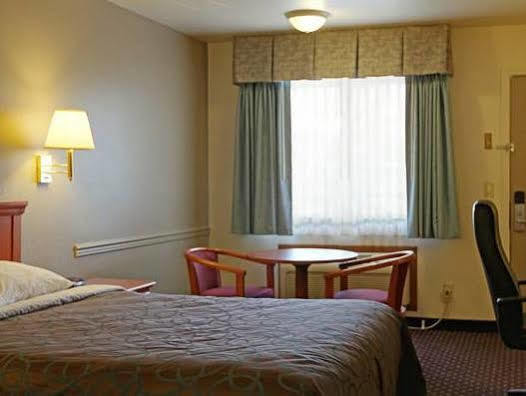 Americas Best Value Inn Бернс Экстерьер фото