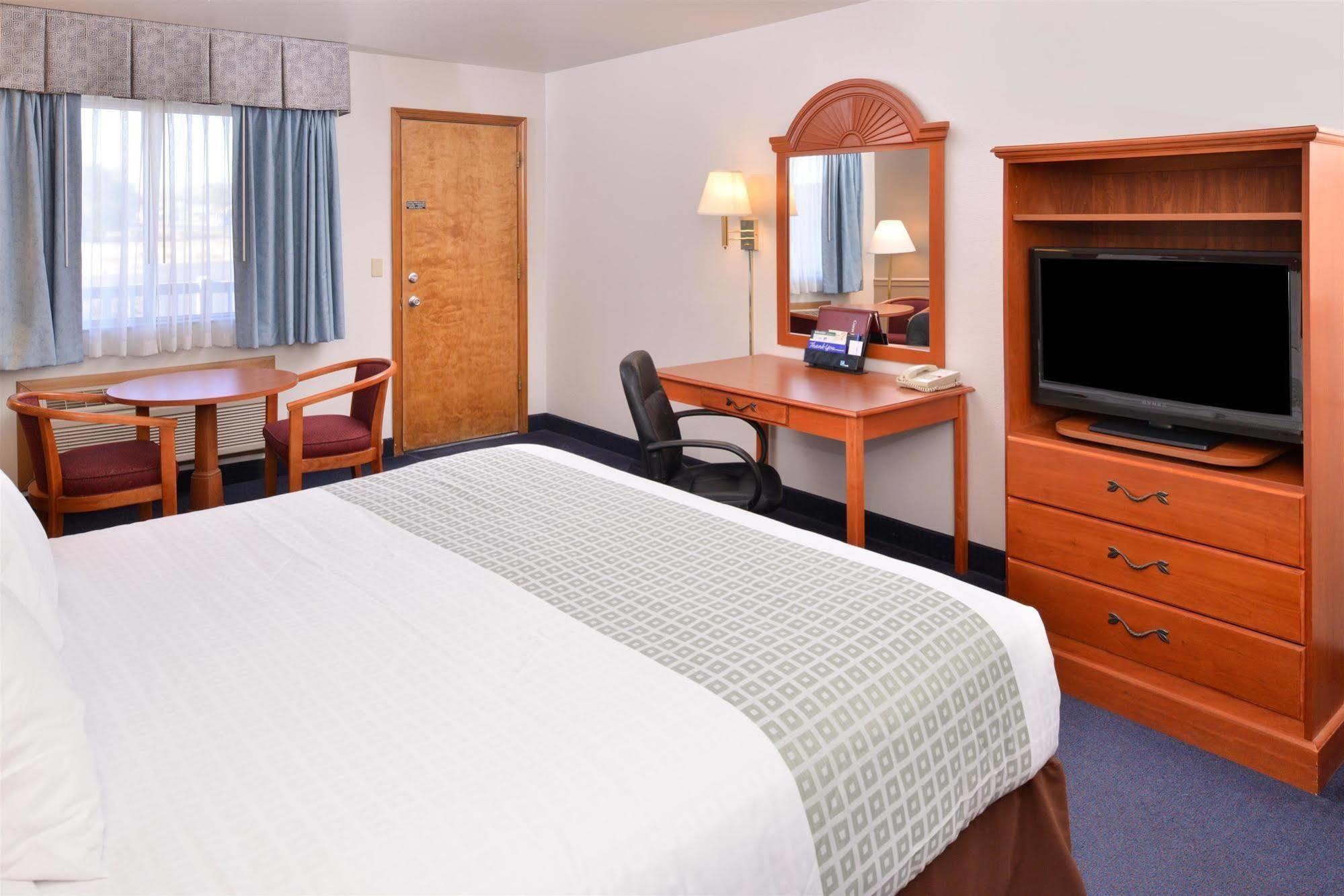 Americas Best Value Inn Бернс Экстерьер фото
