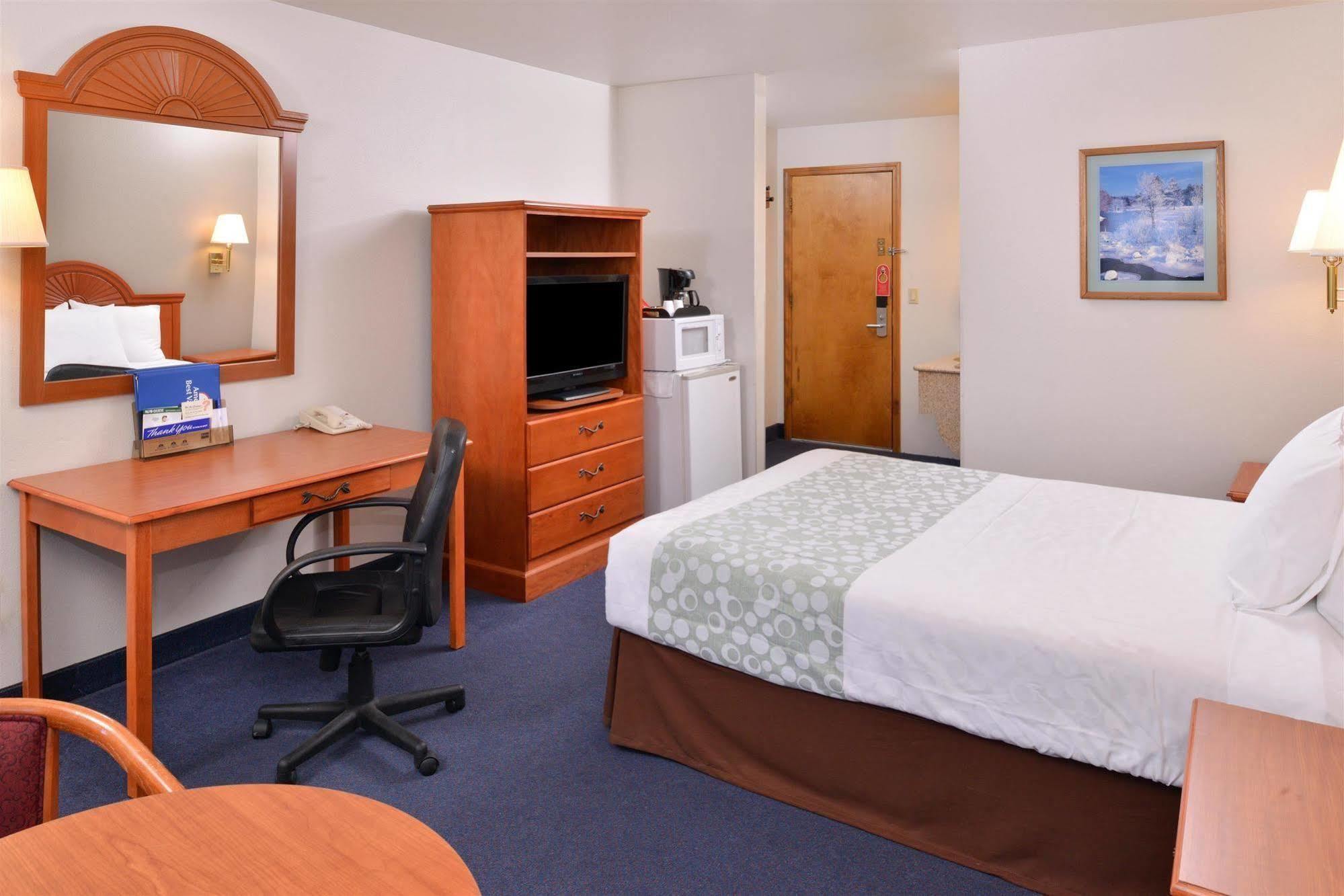 Americas Best Value Inn Бернс Экстерьер фото